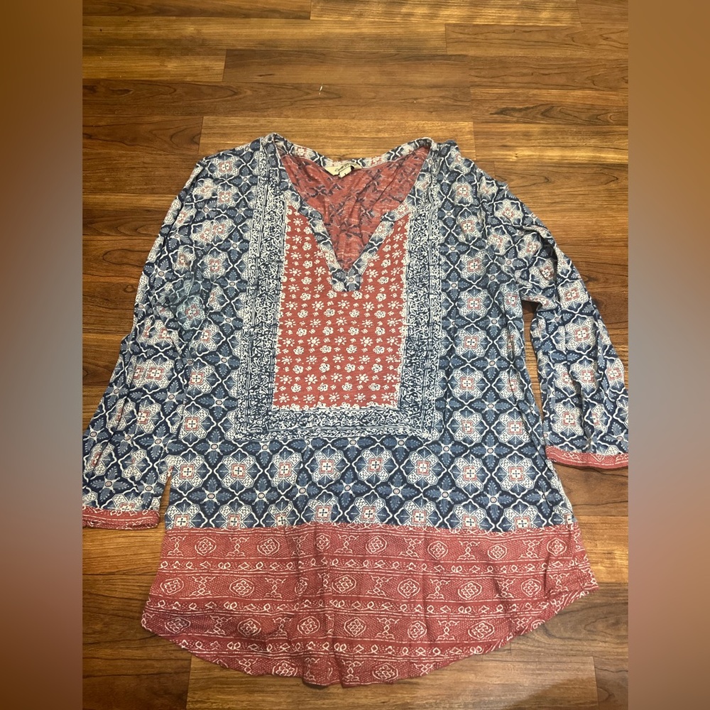 Lucky Brand Blue & Red Top, L